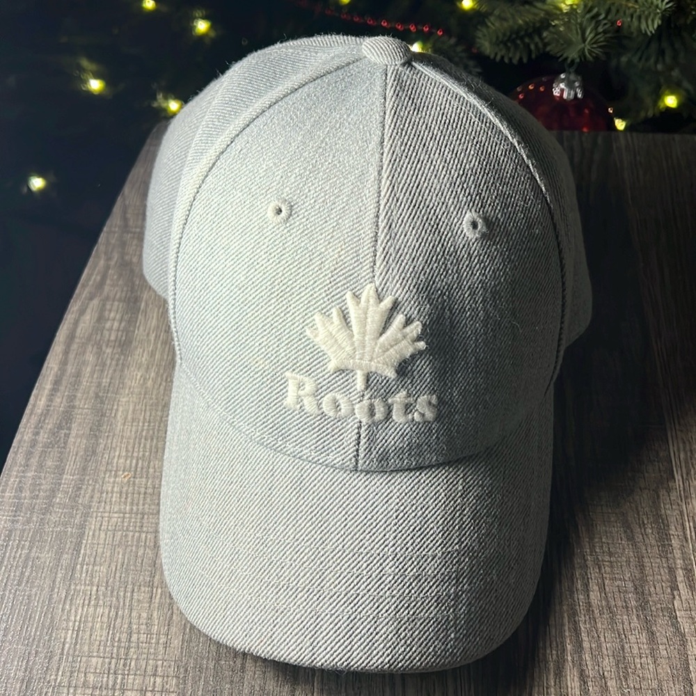 Roots Youth Raised Maple Leaf Adjustable 6Panel Hat Color Gray